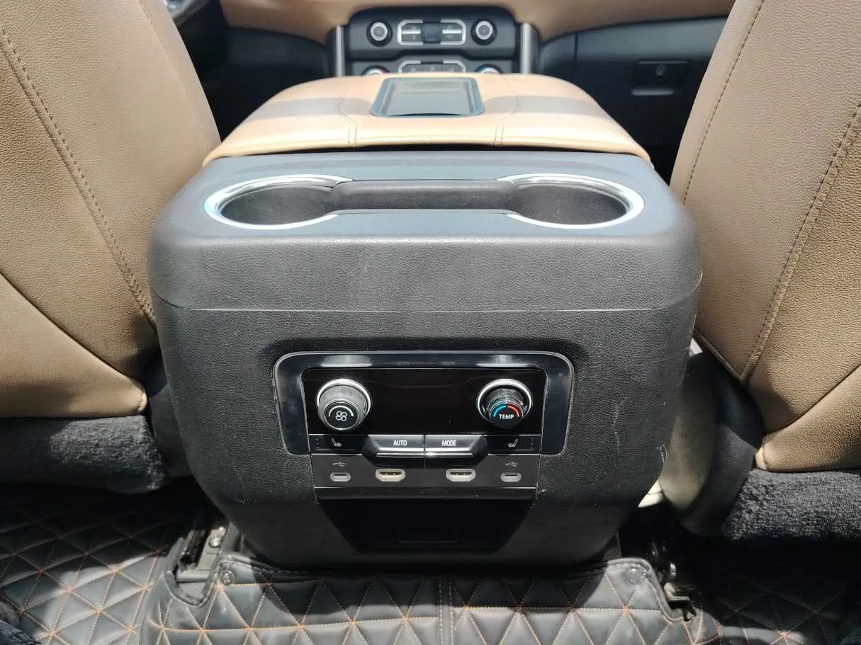 Car image 43