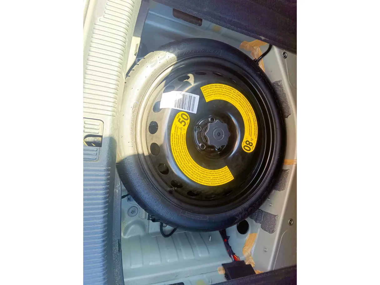 Car image 36