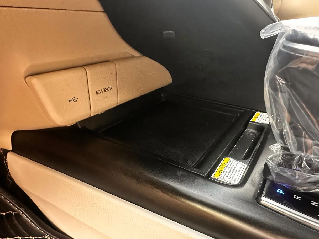 Car image 23