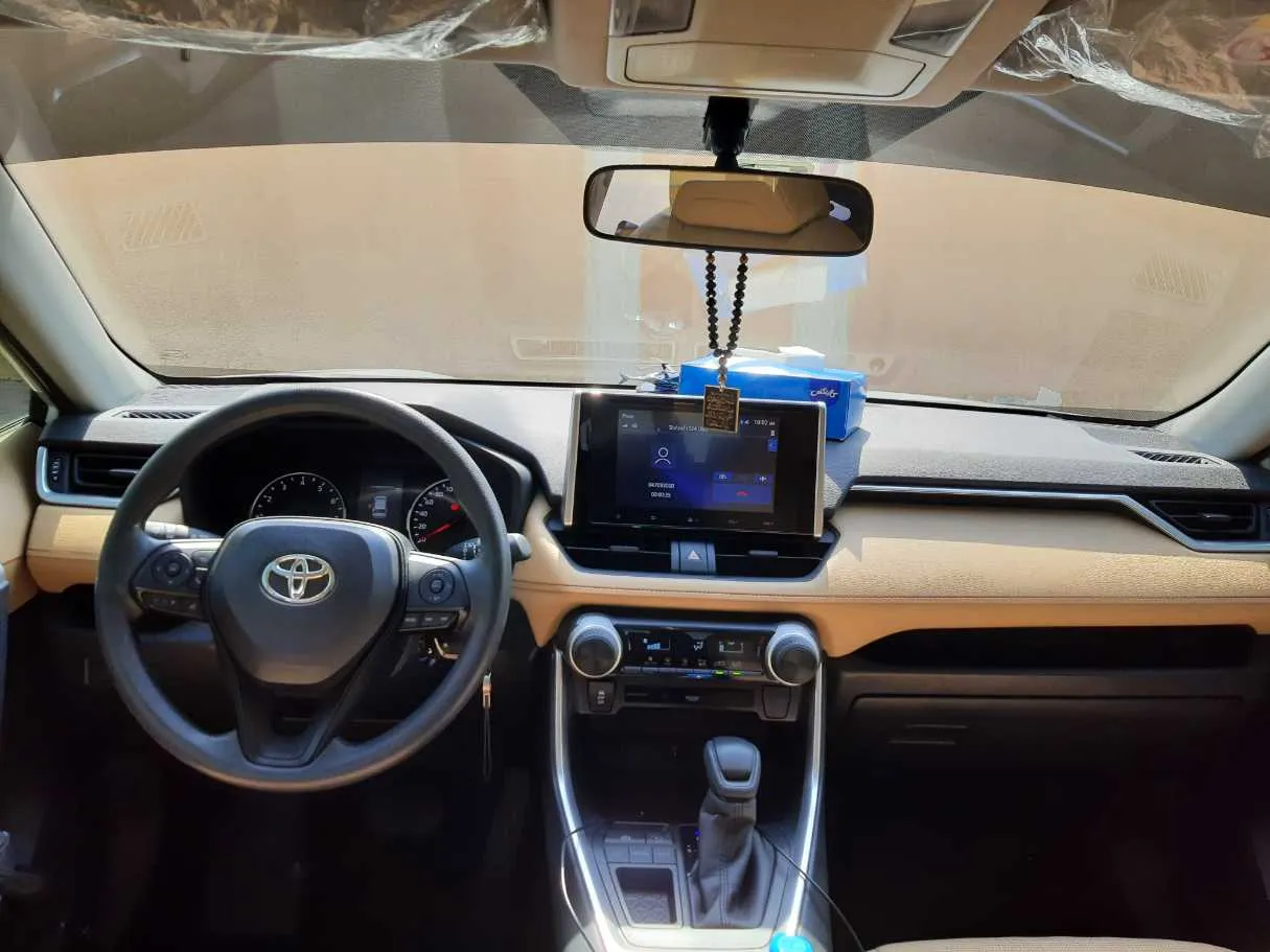 Car image 16
