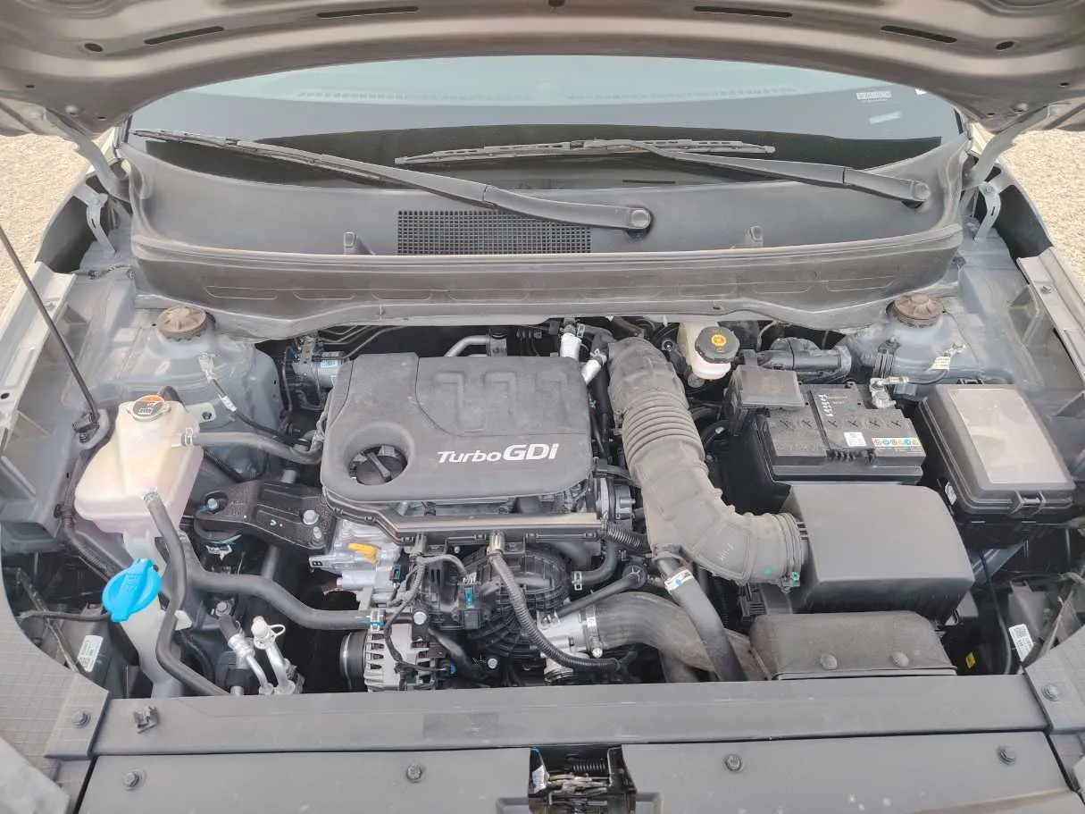 Car image 30