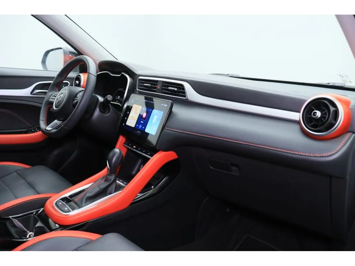 Car image 10
