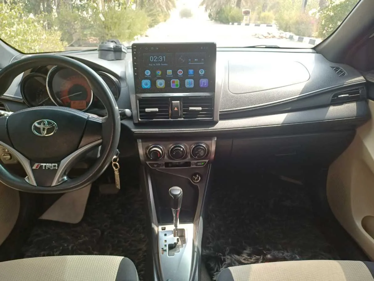 Car image 15