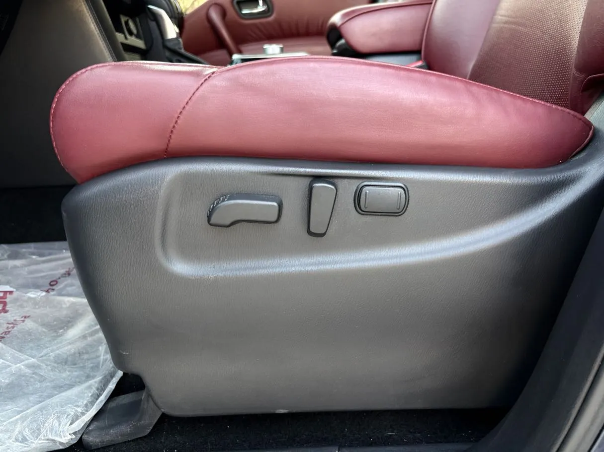 Car image 28