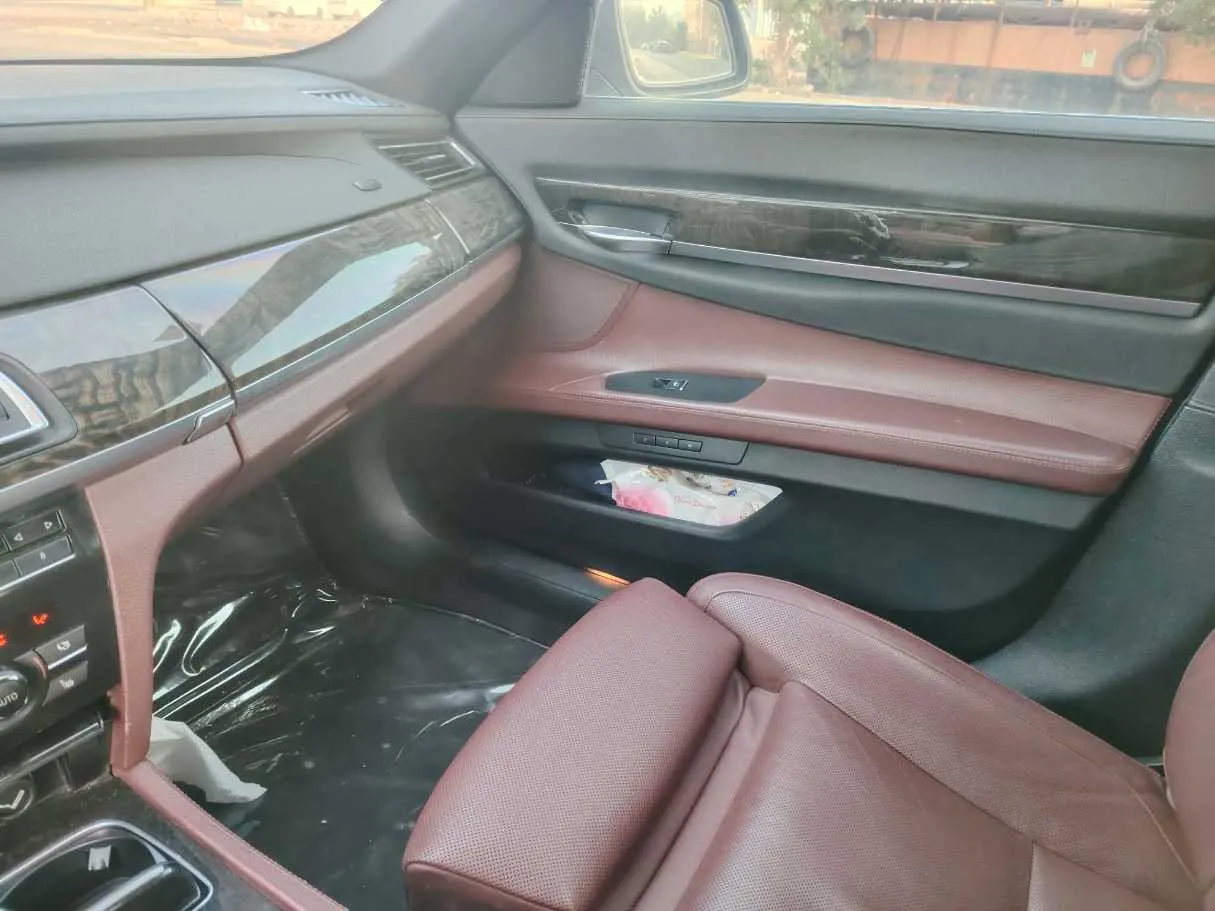Car image 32