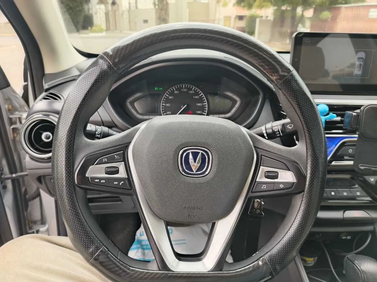 Car image 27