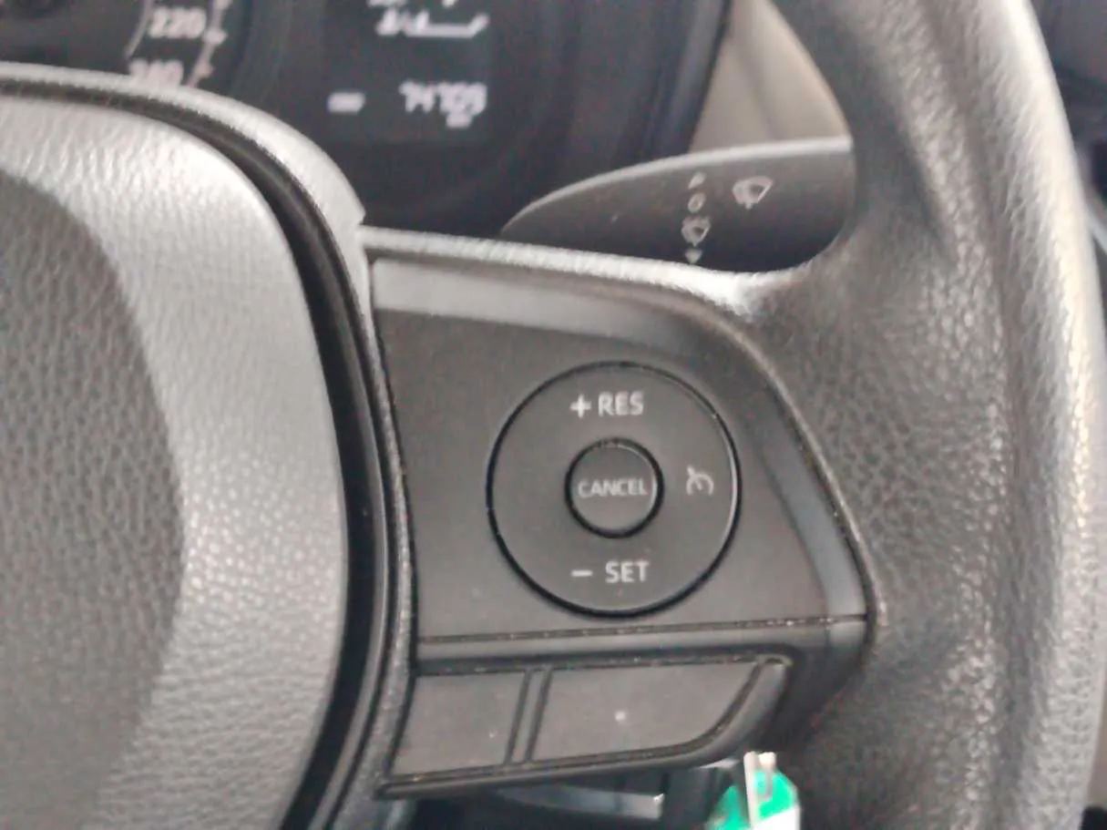 Car image 23
