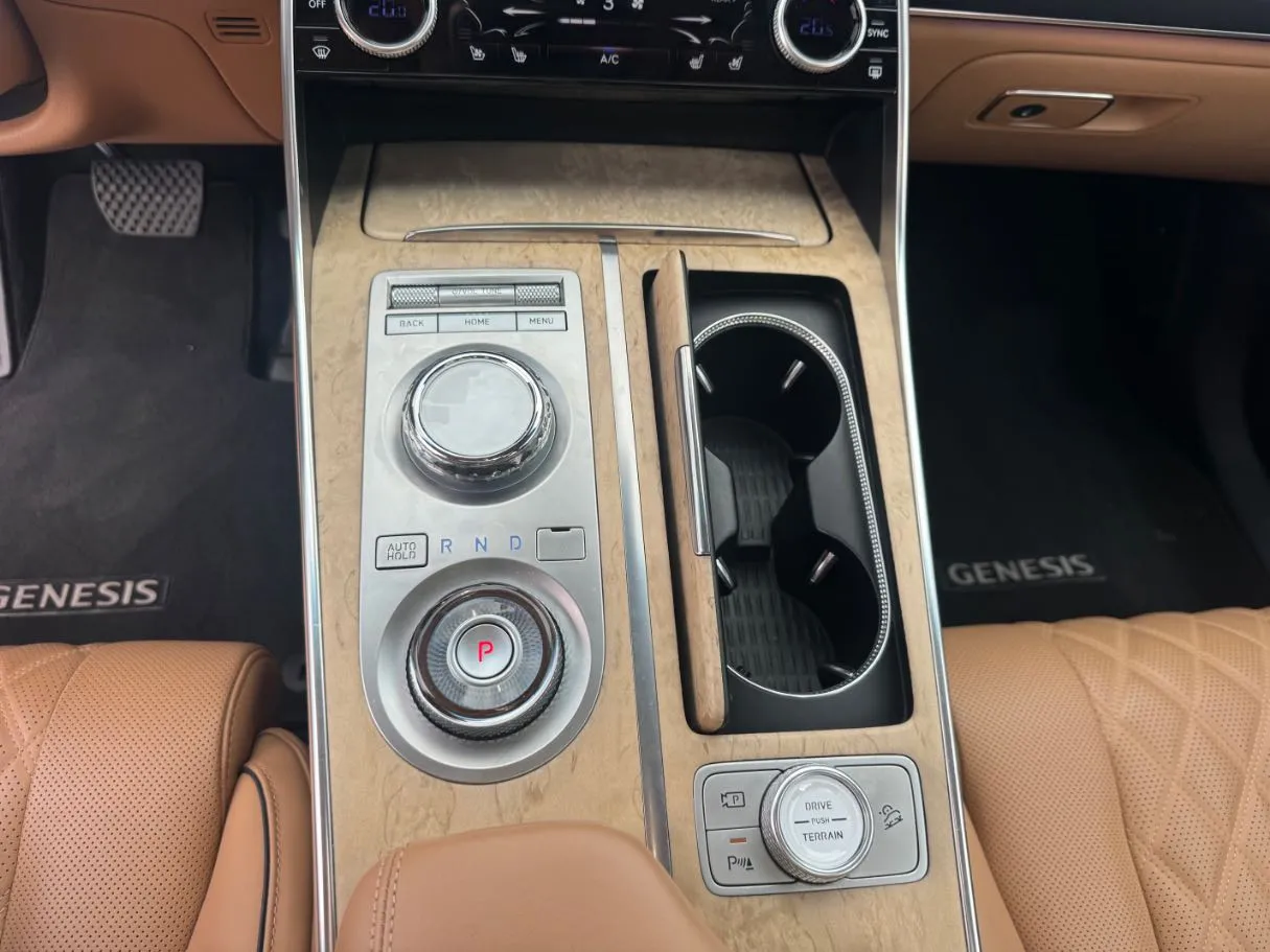 Car image 17