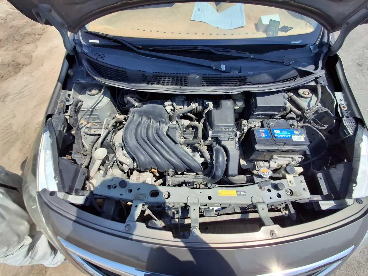 Car image 19