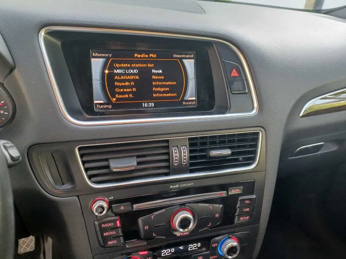 Car image 18