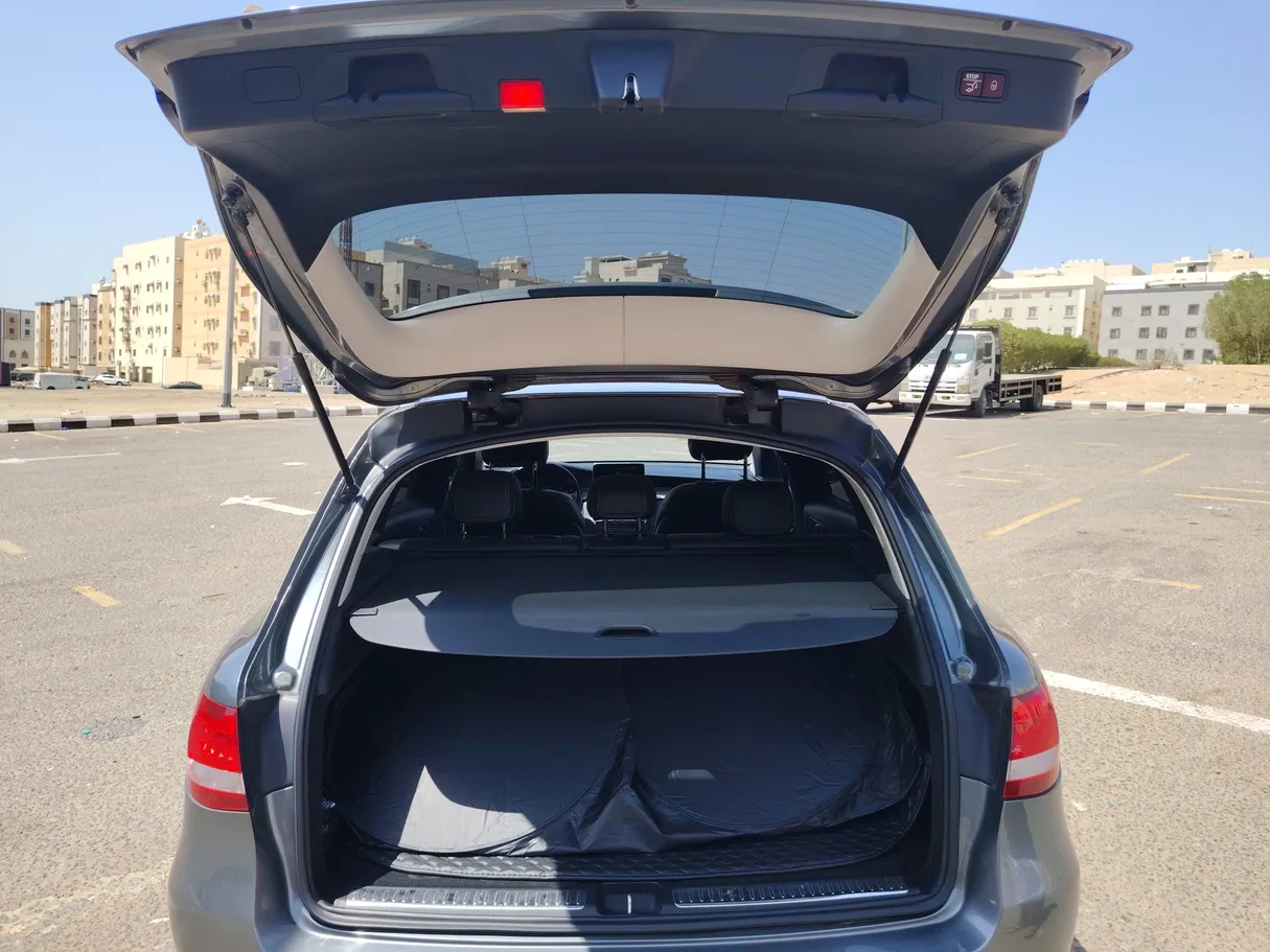 Car image 23