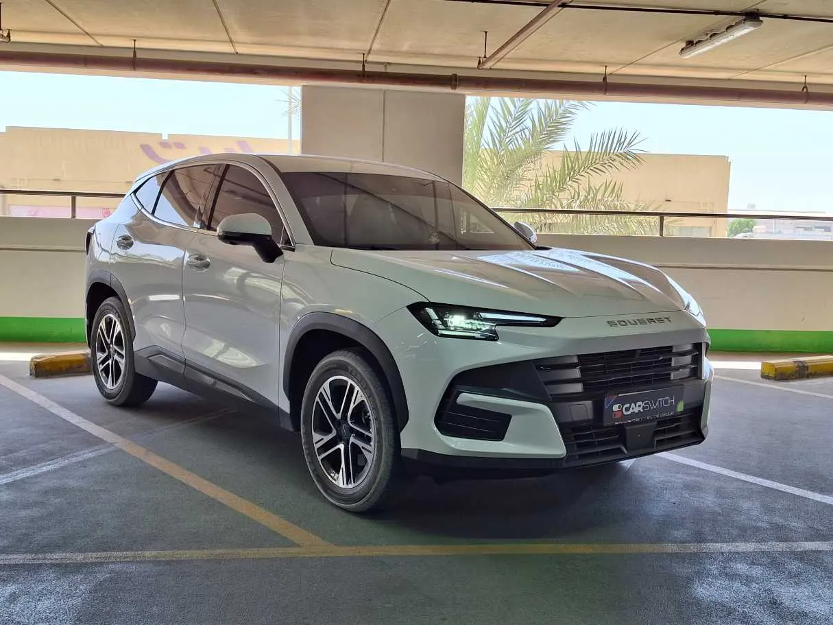 Car image 3