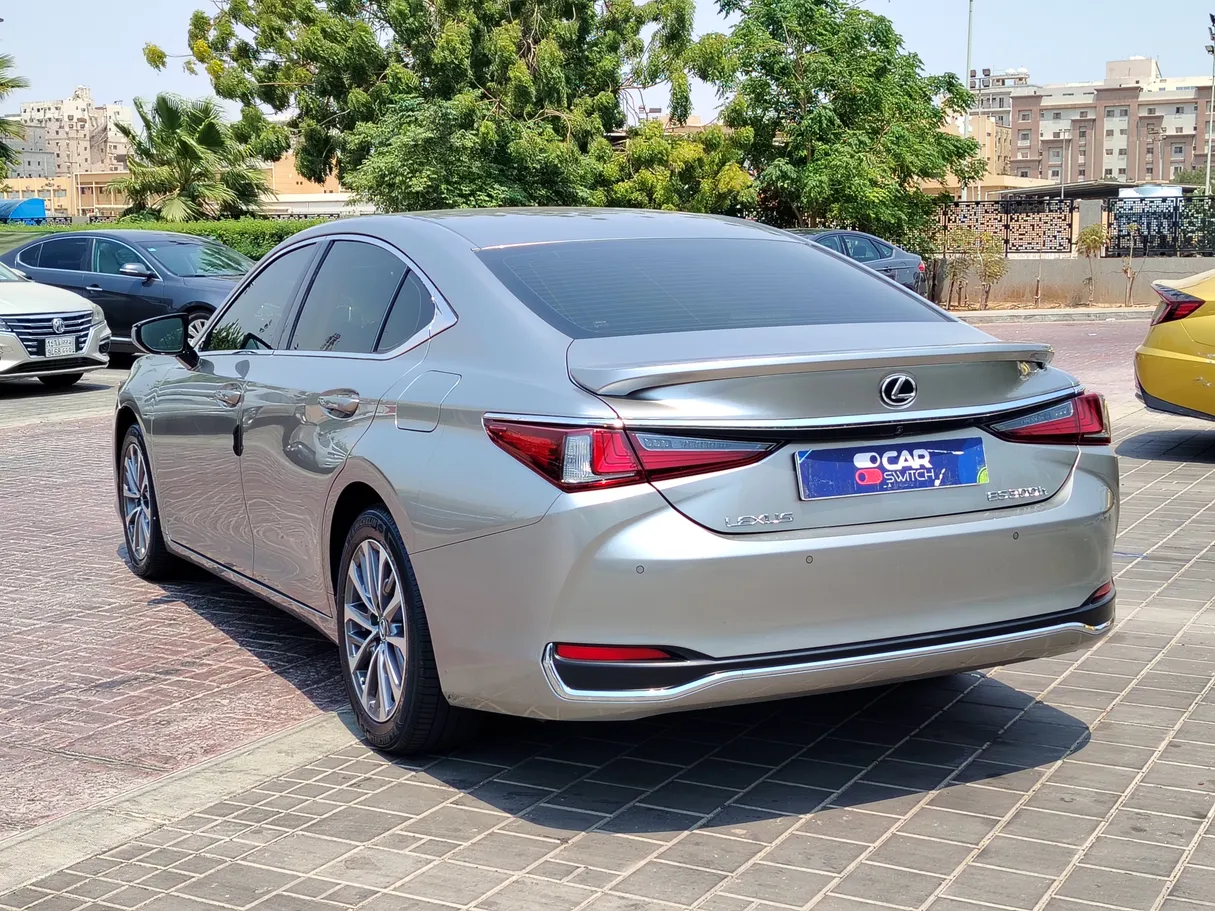 Car image 7