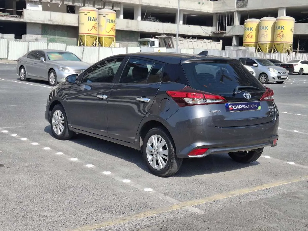 Car image 7