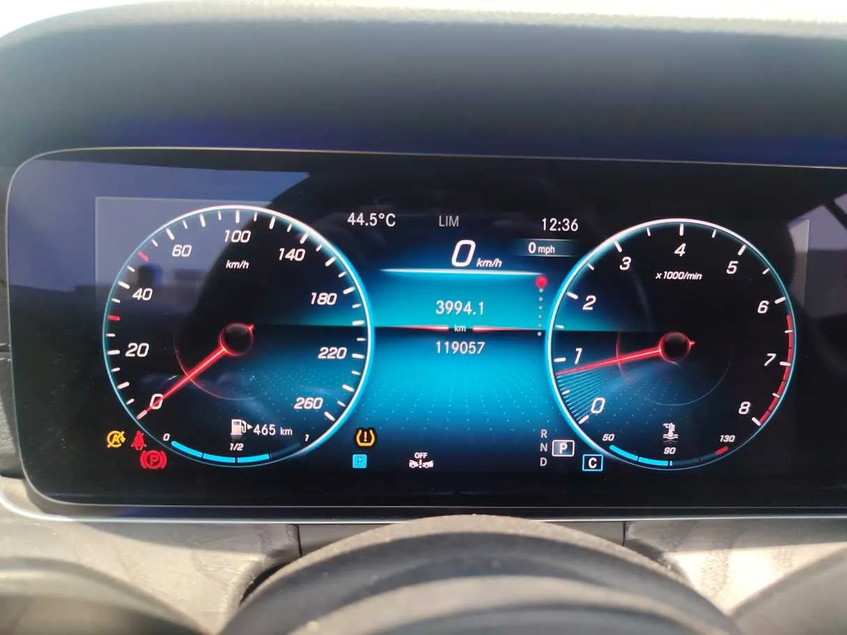 Car image 21