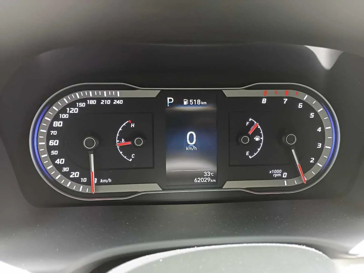 Car image 18