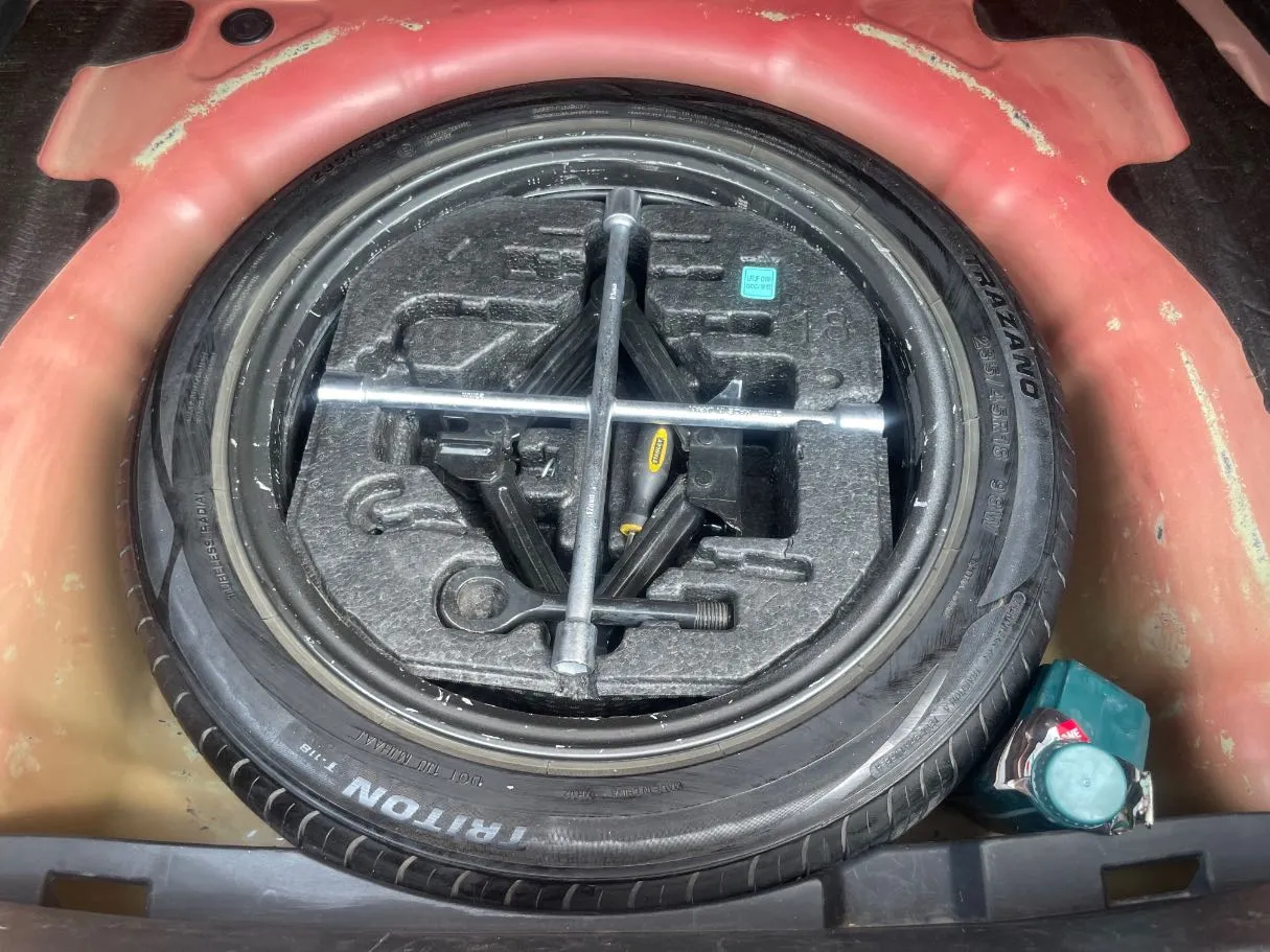 Car image 23