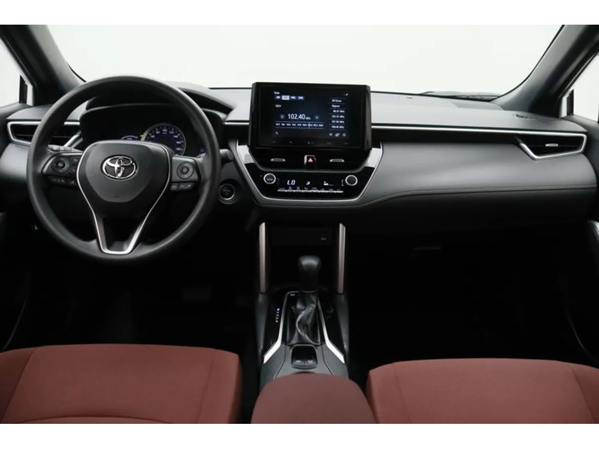 Car image 10