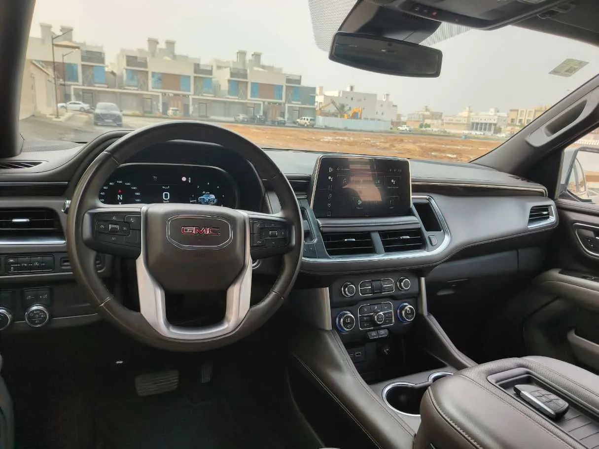 Car image 30