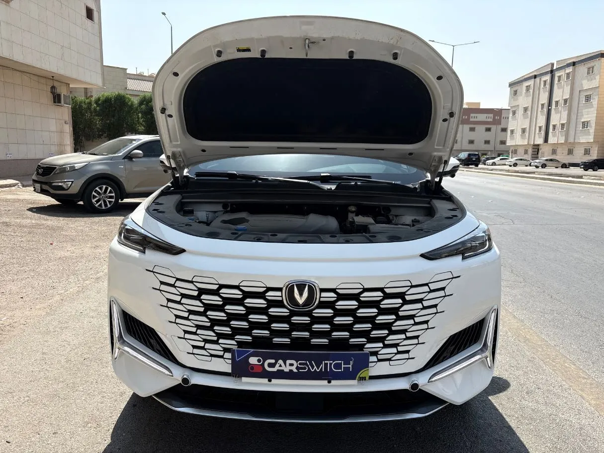 Car image 25