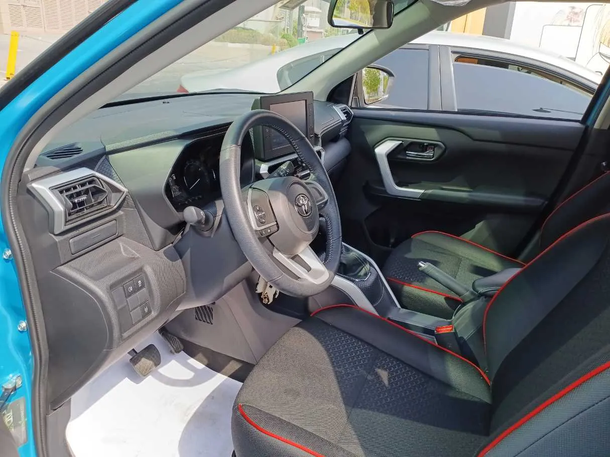Car image 11