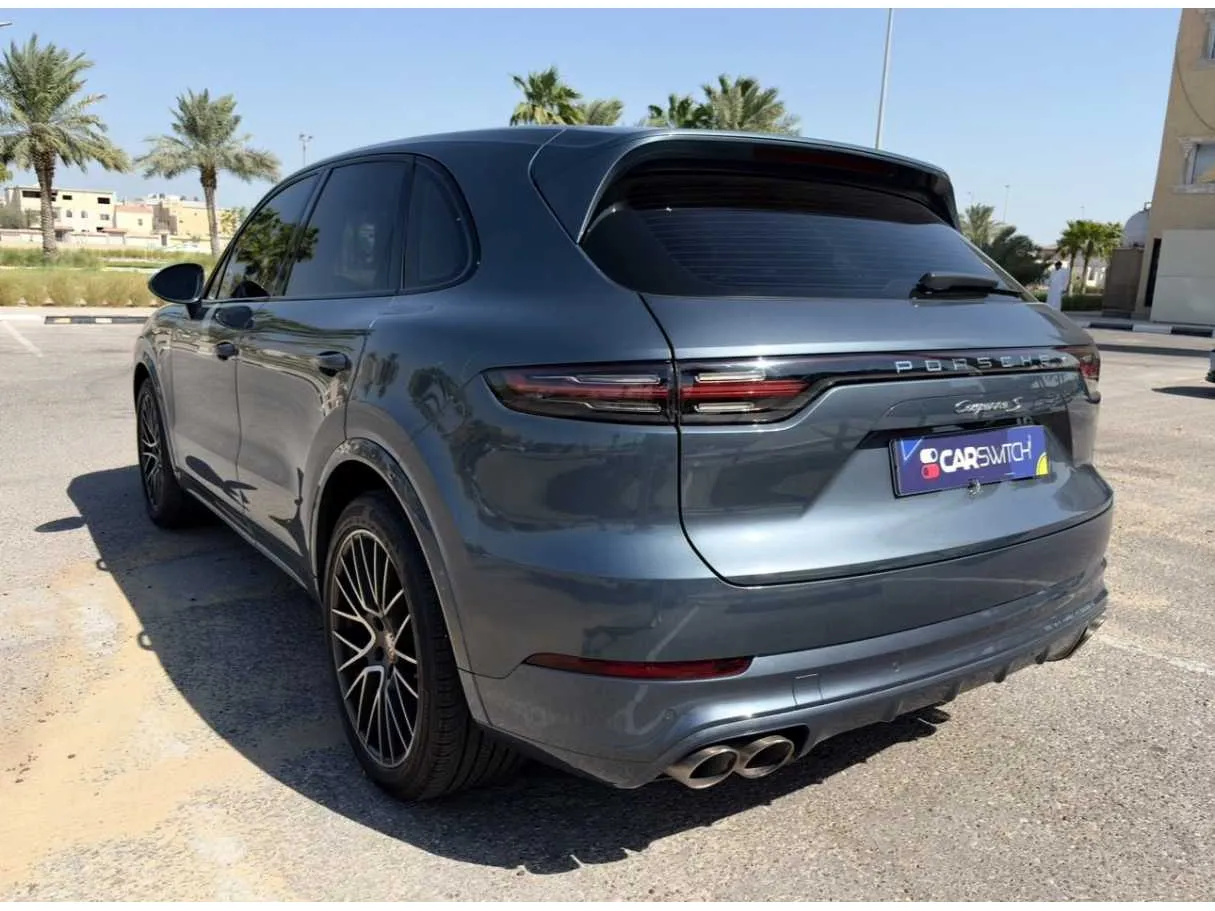 Car image 7