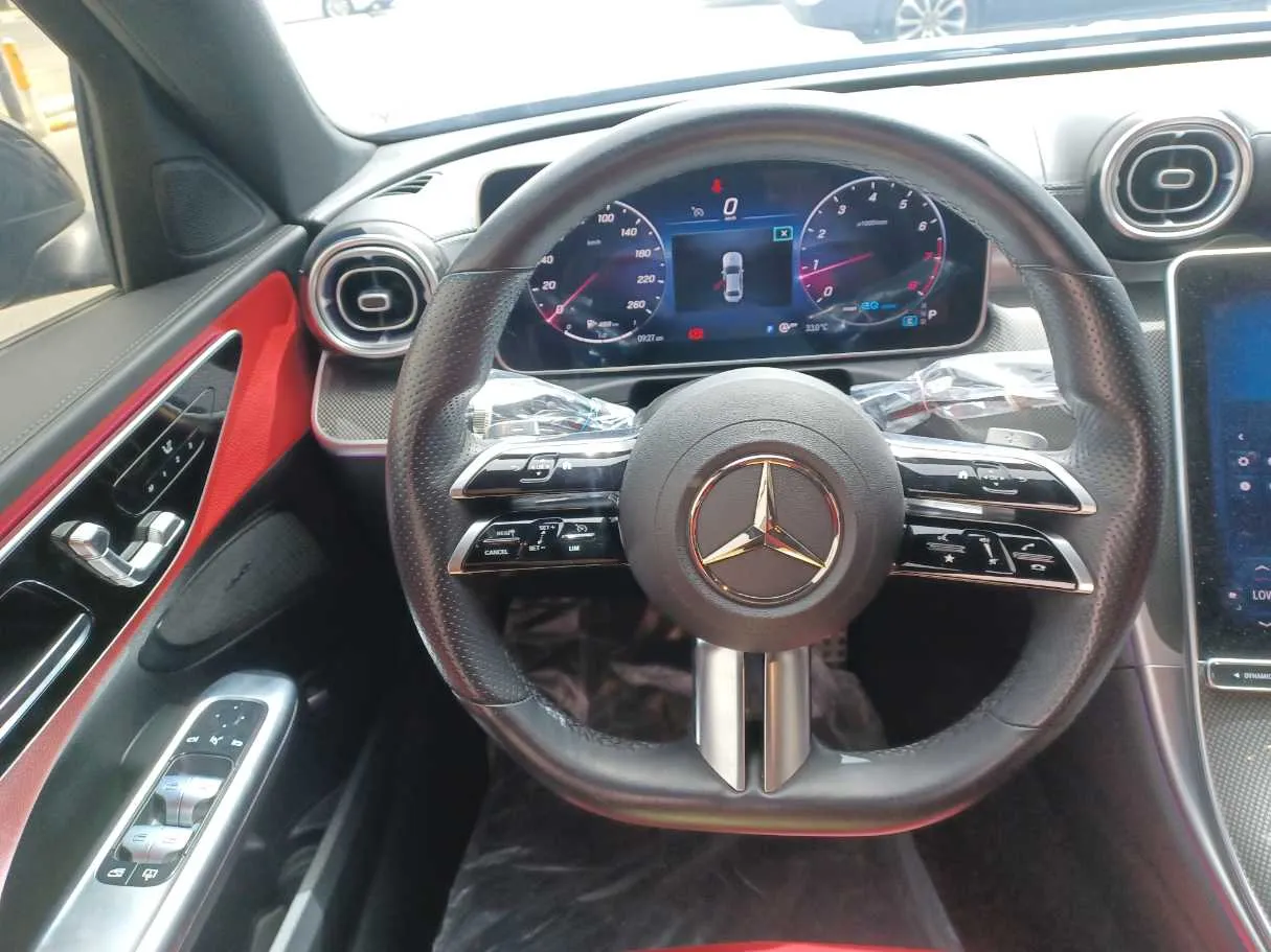 Car image 15