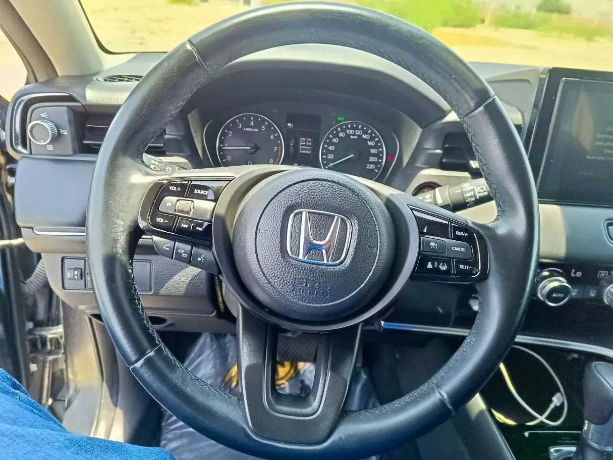 Car image 24