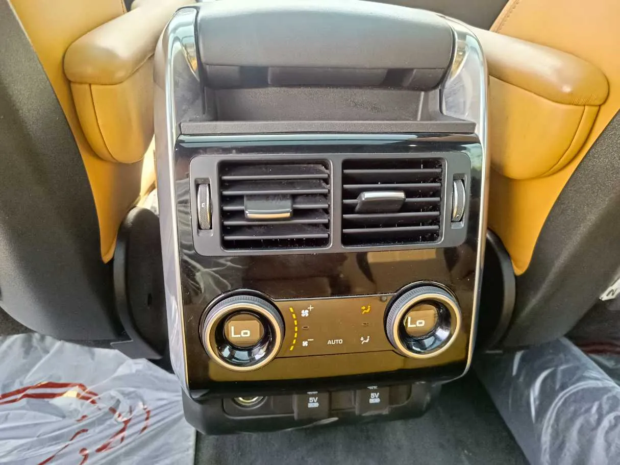 Car image 36