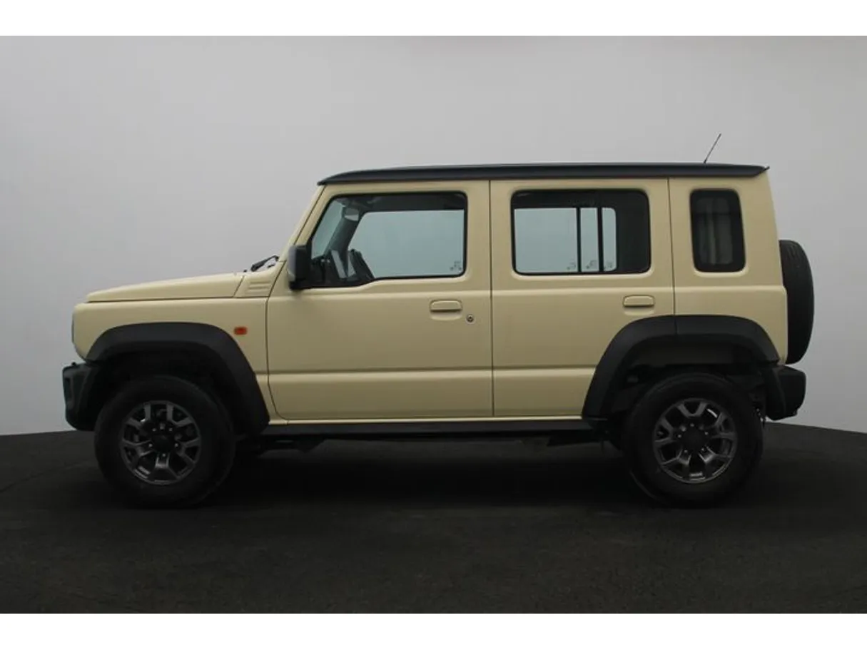 Car image 3