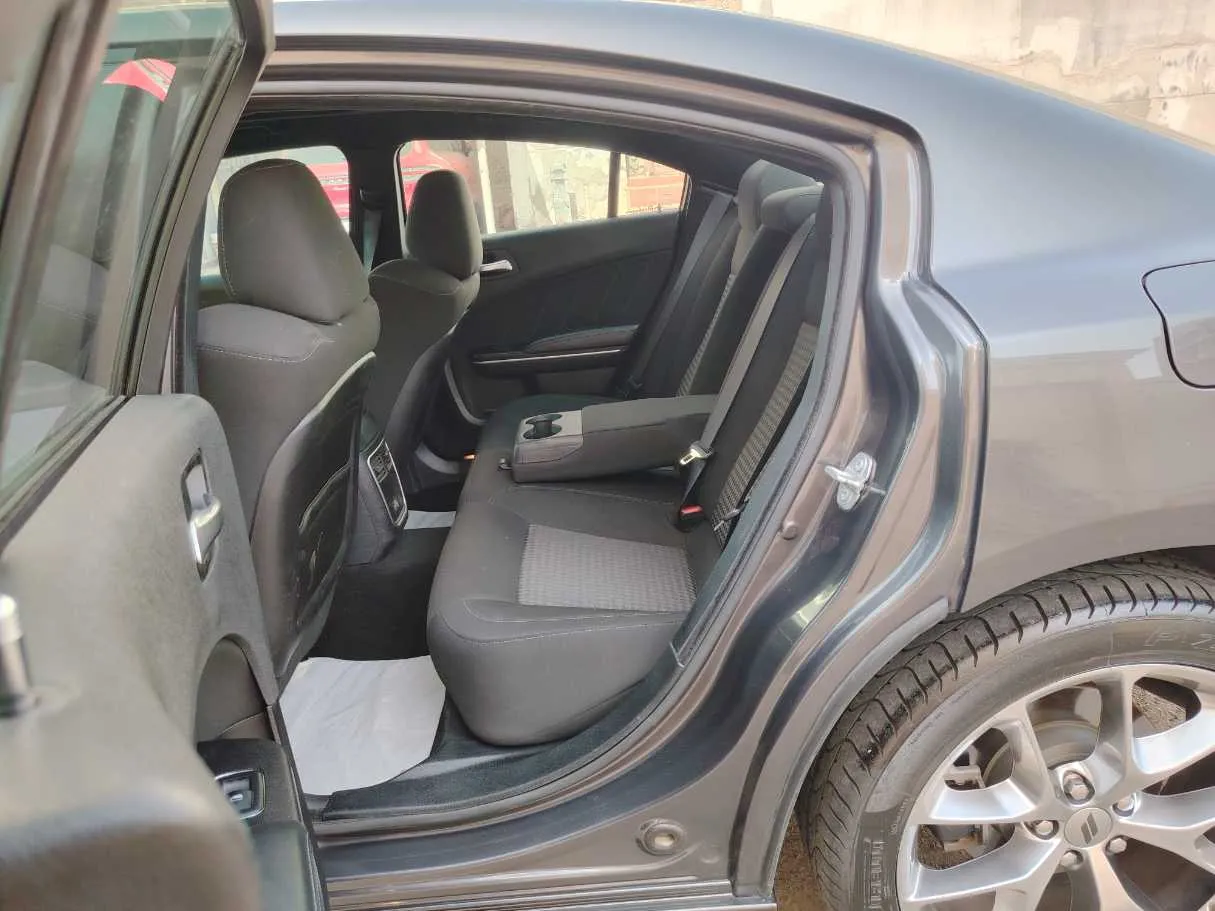 Car image 13