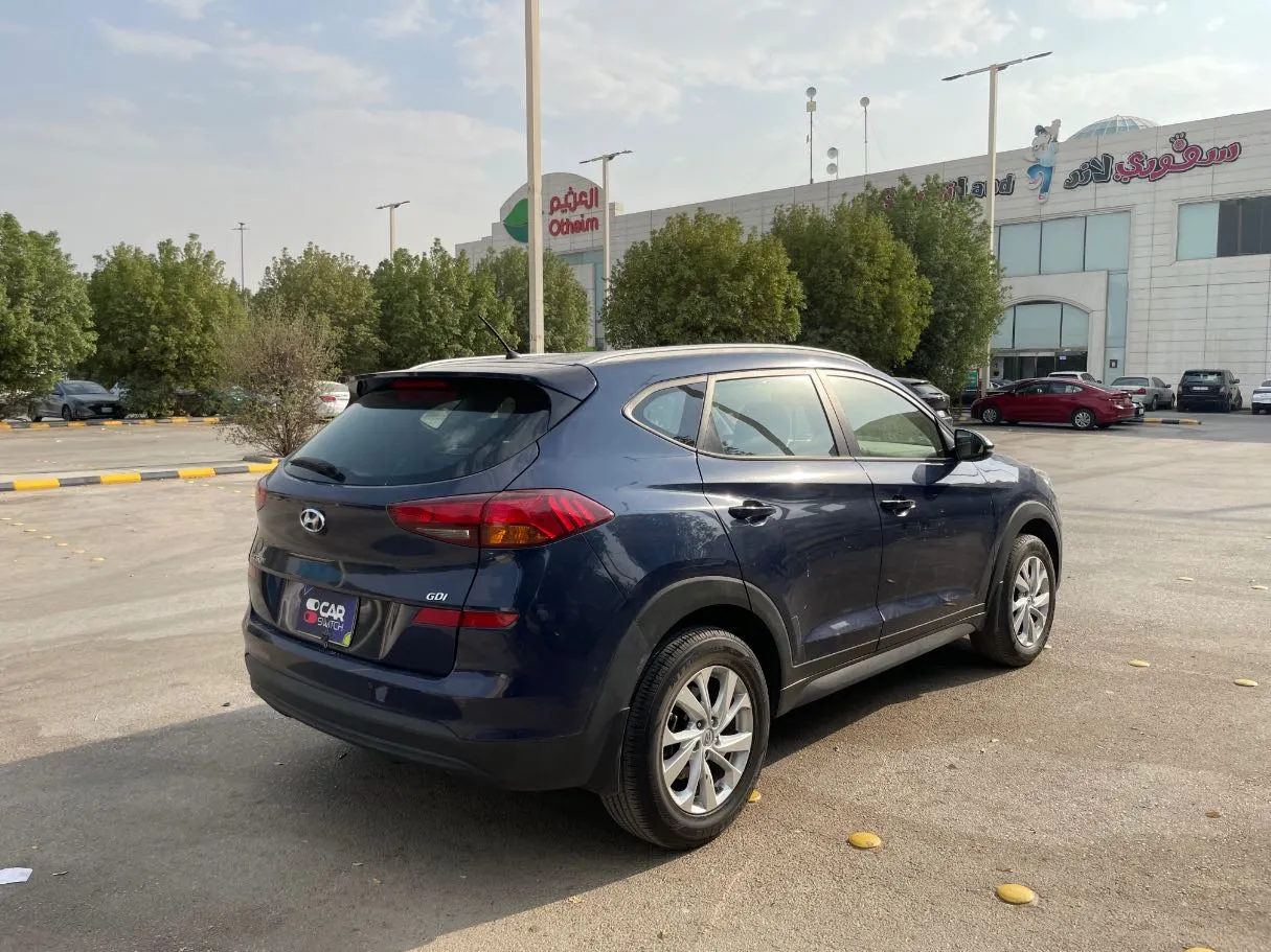 Car image 5
