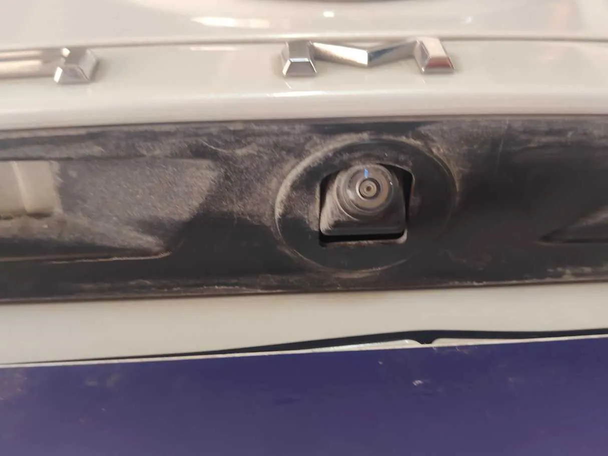 Car image 27