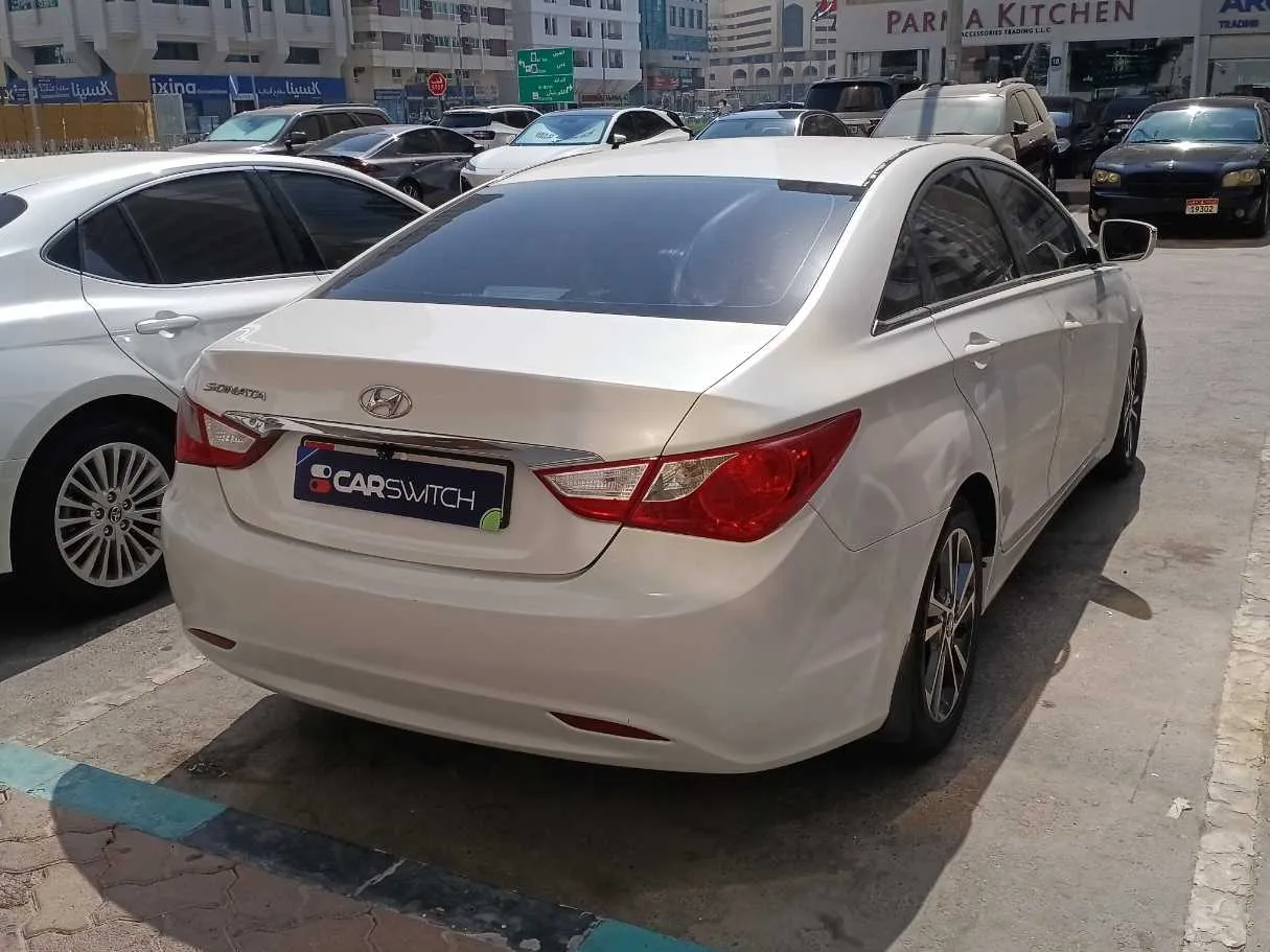 Car image 5