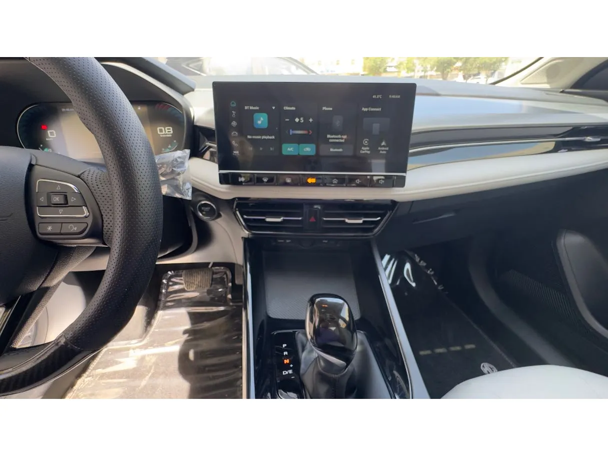 Car image 16
