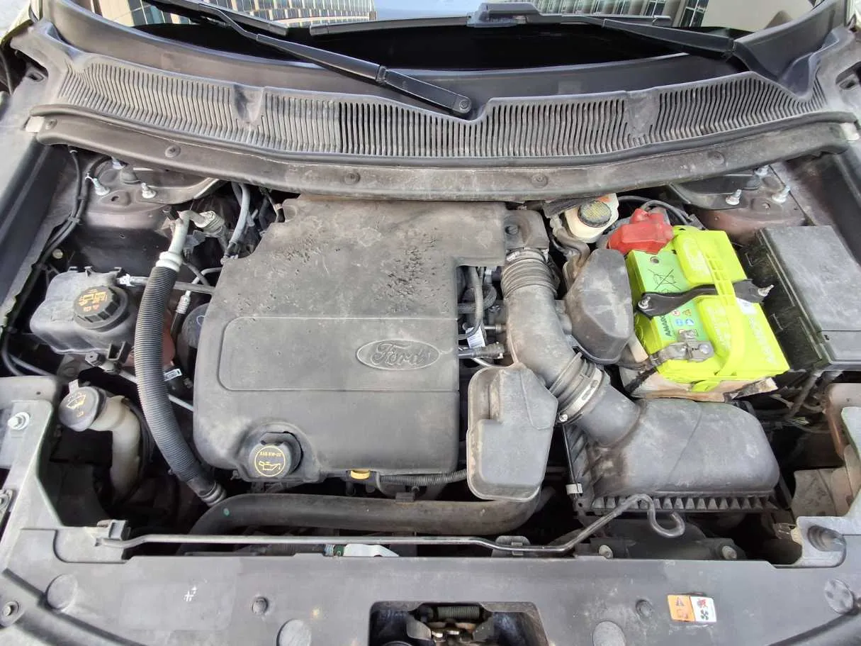 Car image 24