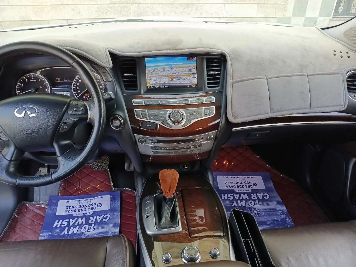 Car image 16