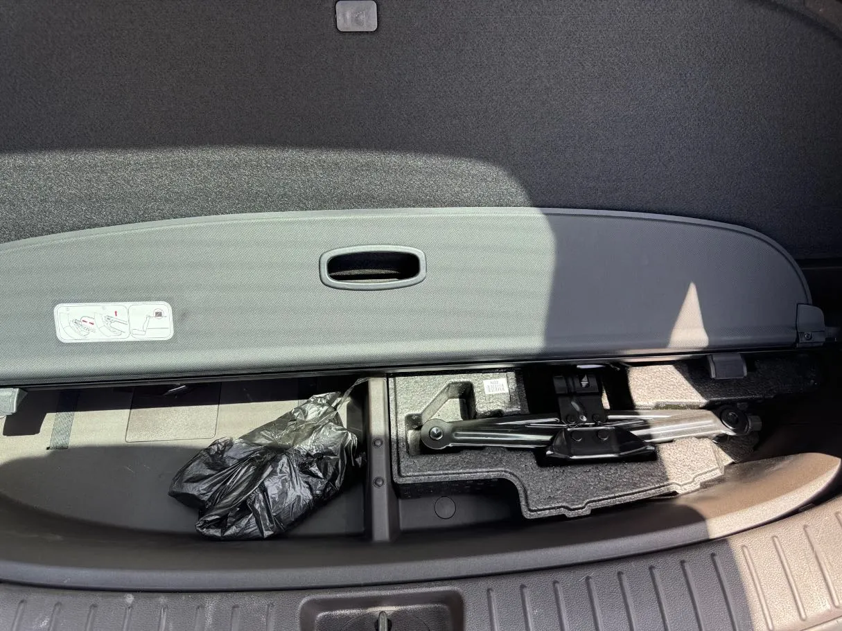 Car image 28