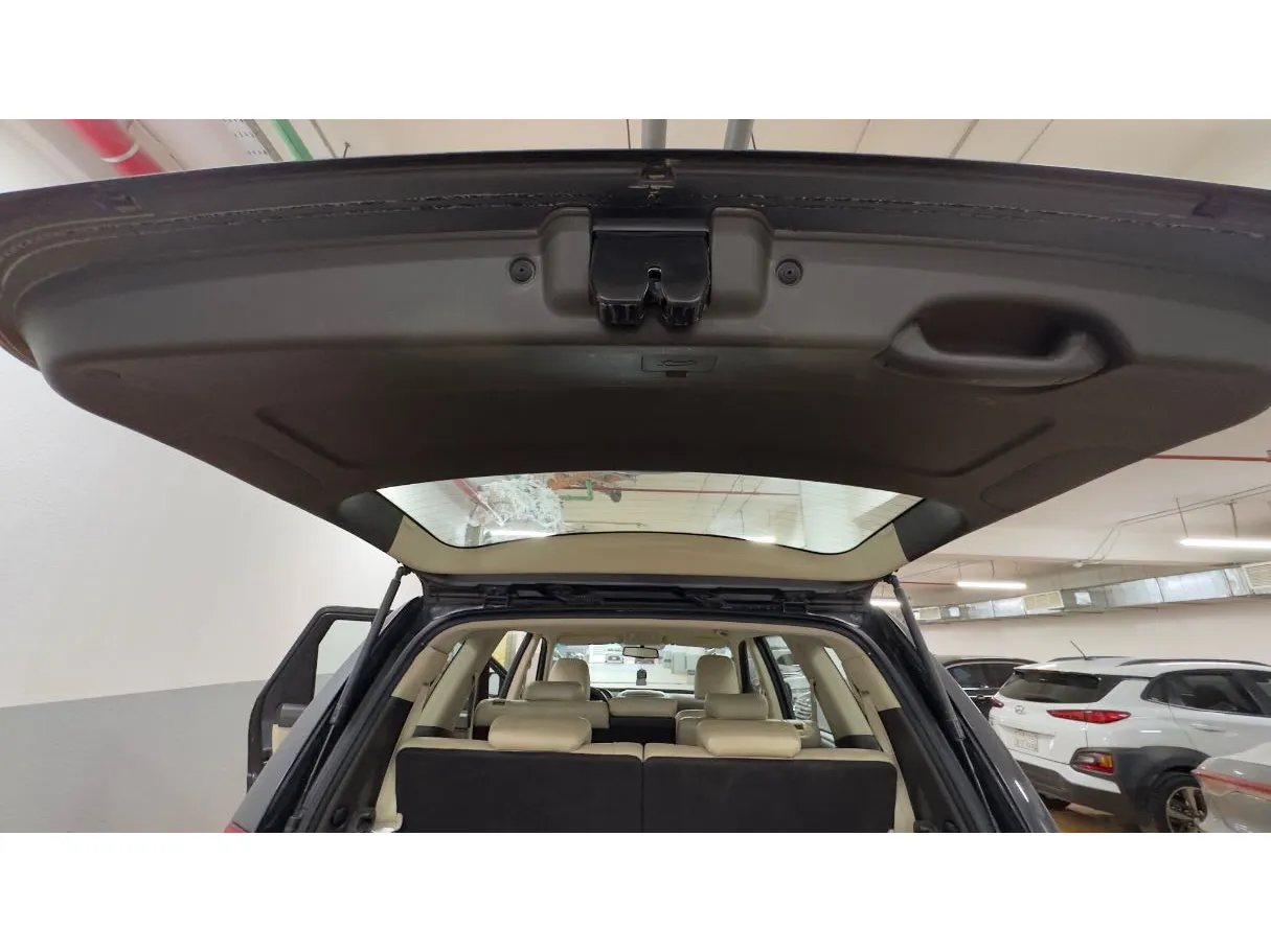 Car image 27