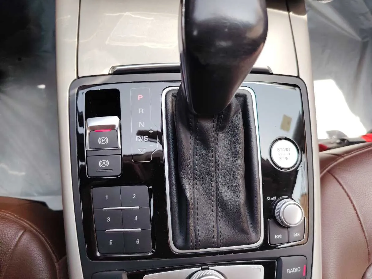 Car image 20