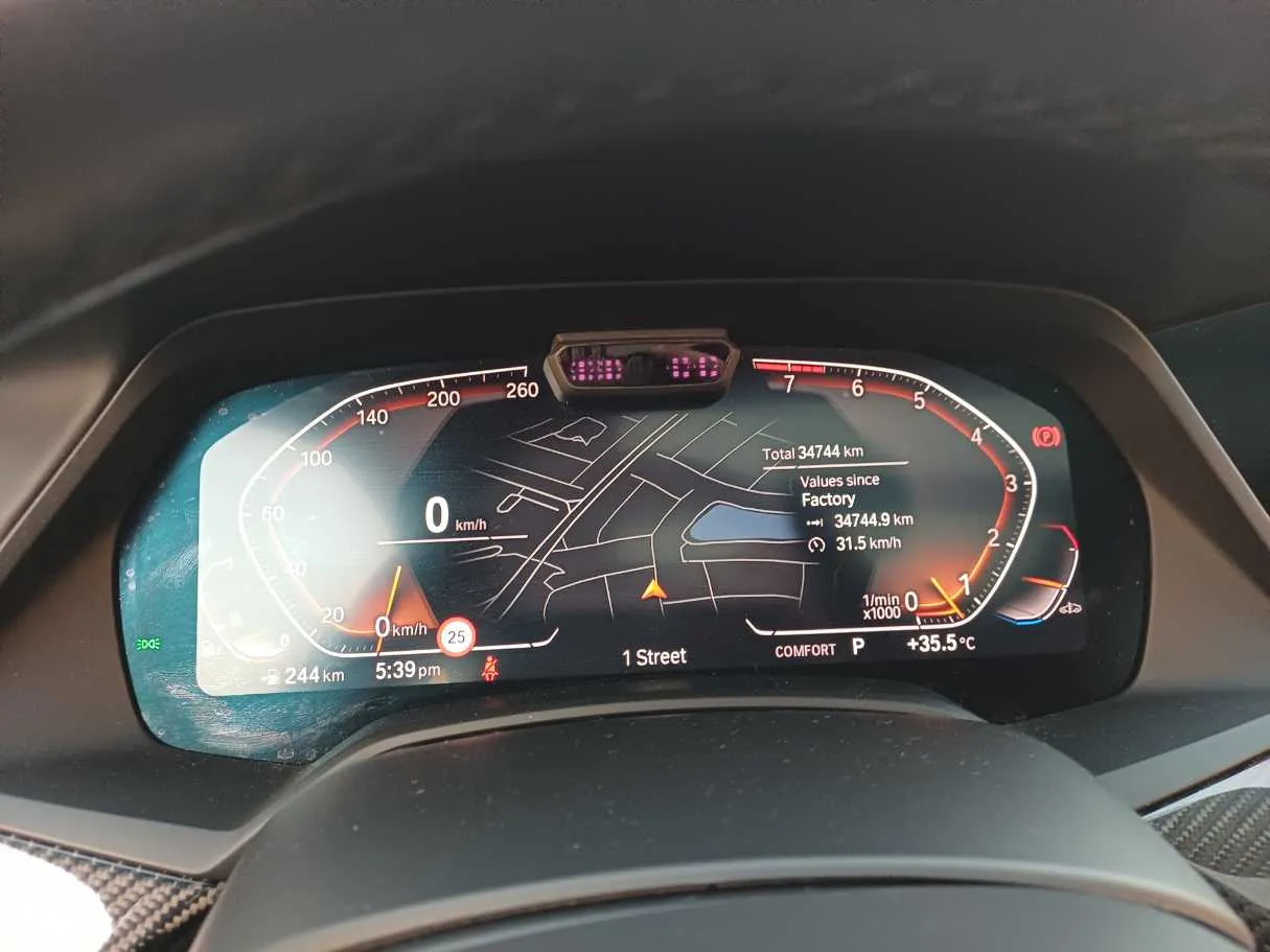 Car image 19