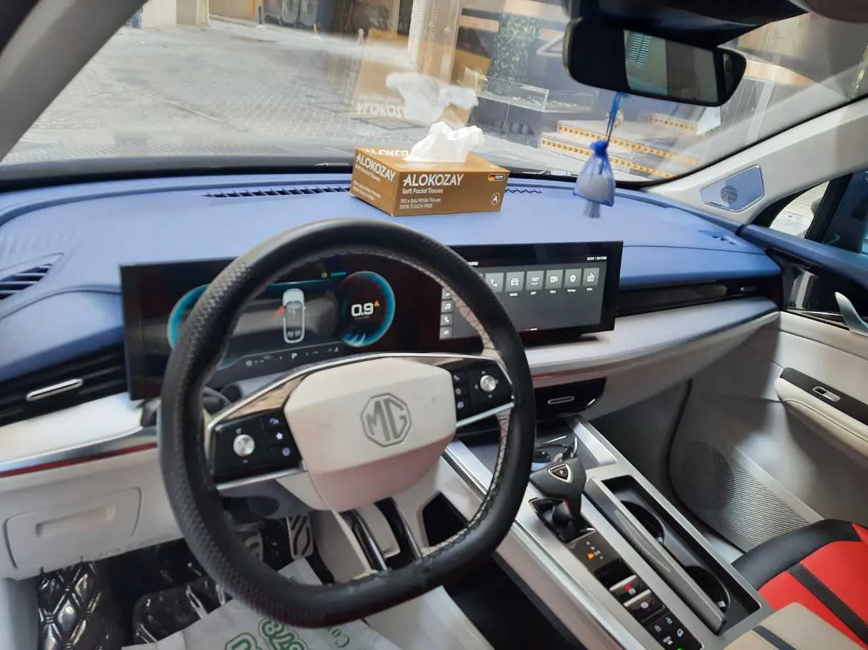 Car image 11