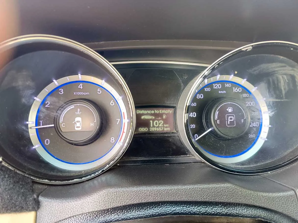 Car image 21