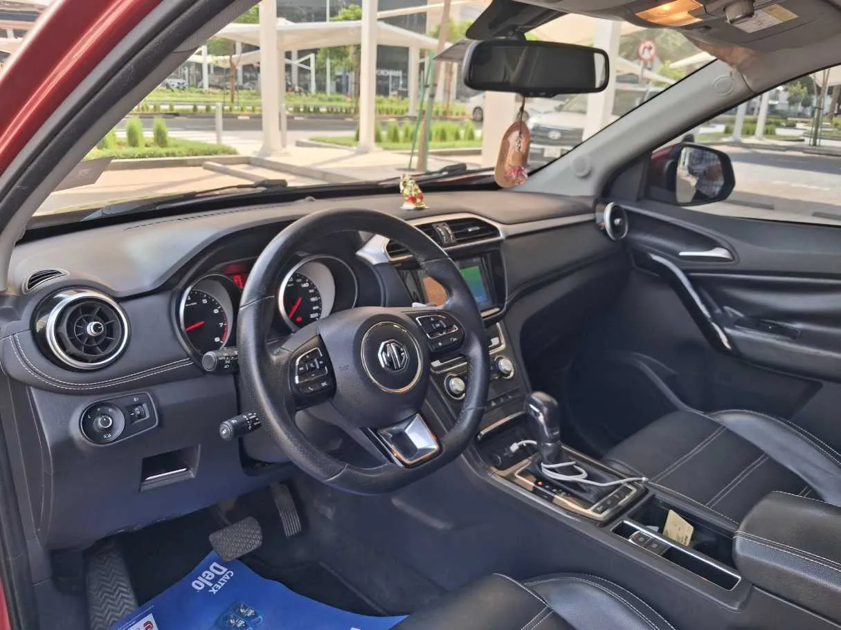 Car image 11