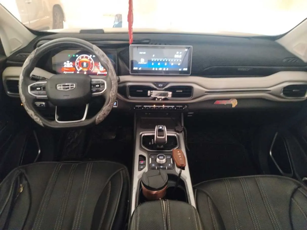 Car image 21