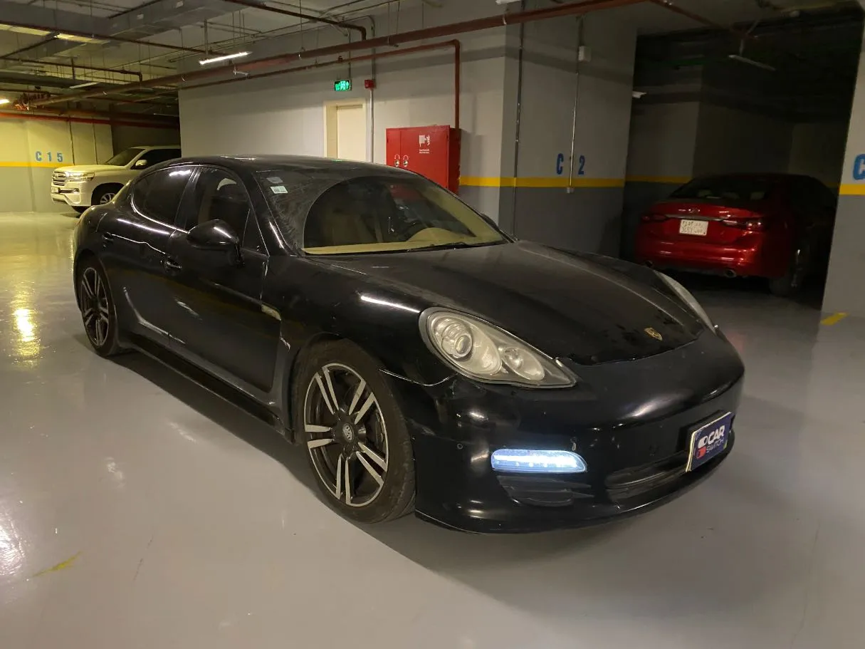 Car image 3