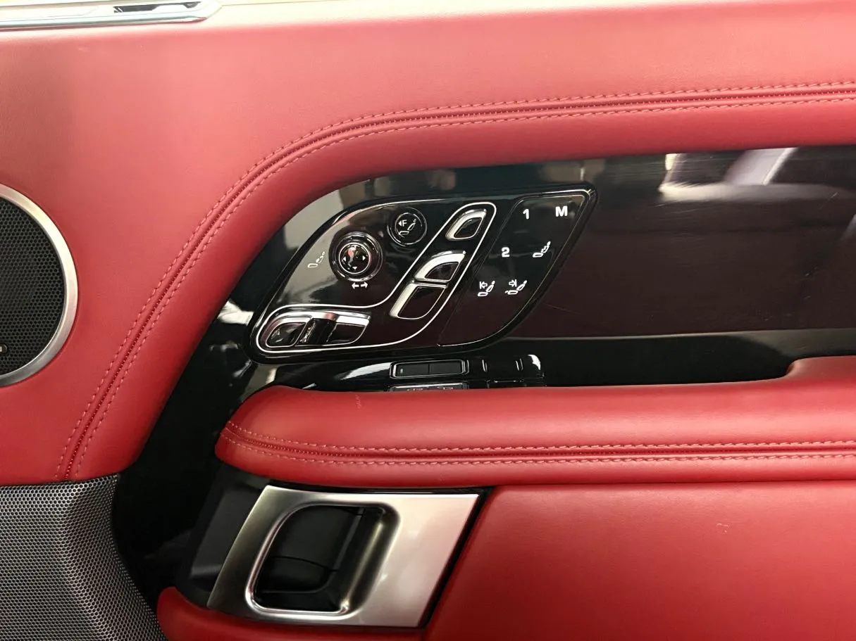 Car image 33