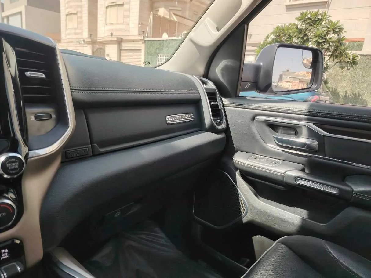 Car image 38