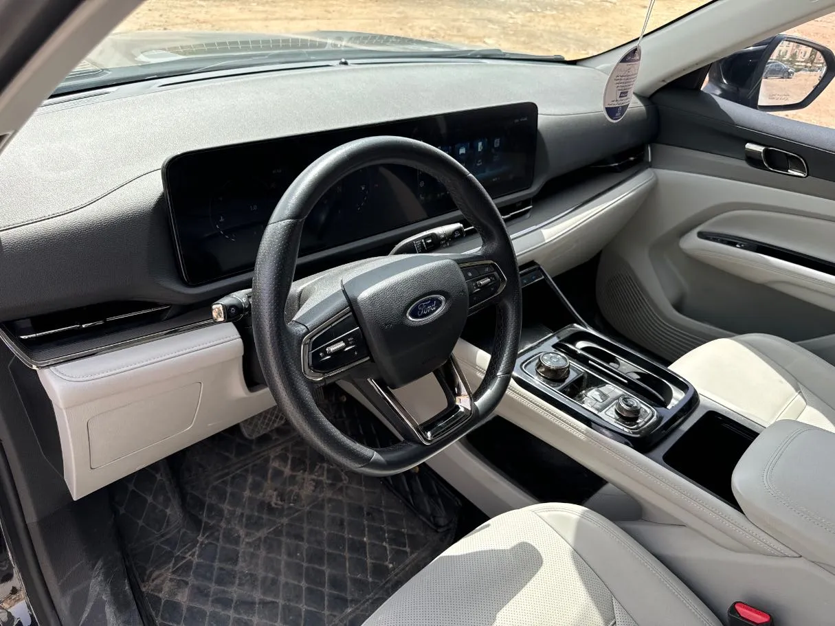 Car image 13