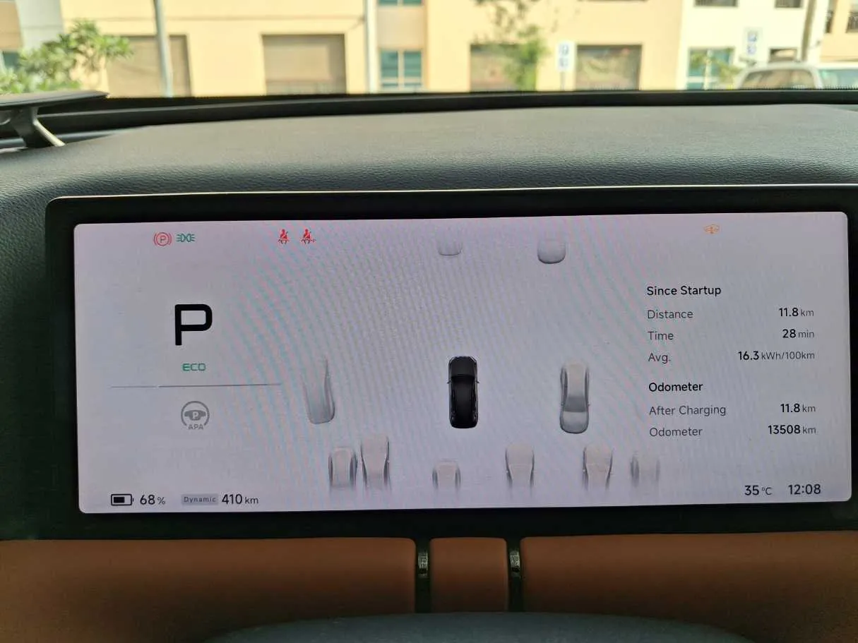 Car image 19